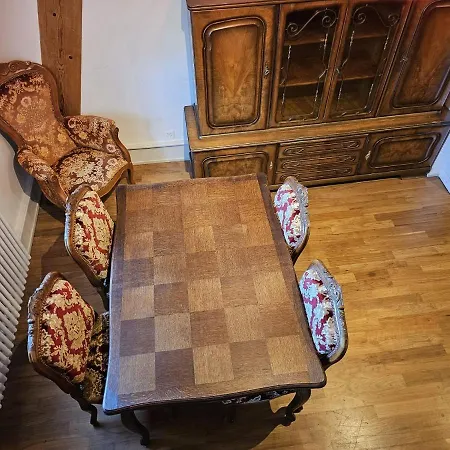 High-end In & Up To 7 Seats Cars Option Bed and breakfast *
