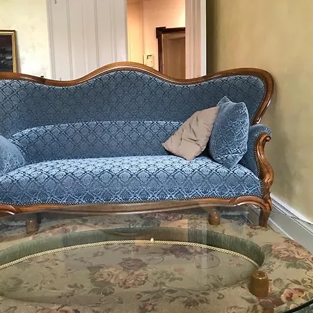 Bed and breakfast High-end In & Up To 7 Seats Cars Option Berna